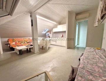Camera da letto - Attico, mansarda in Vendita in Via Aurora 14 a Bordighera