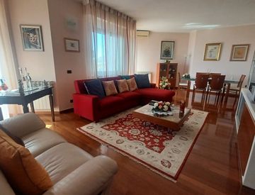 Soggiorno - Trilocale in Vendita in Via Padre Semeria 242 a Sanremo