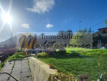 Giardino - Casa indipendente in Vendita in Via Sanbiagio a San Biagio della Cima