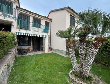 Foto 1 di 40 - Trilocale in Vendita in Via 1º Maggio a Costarainera