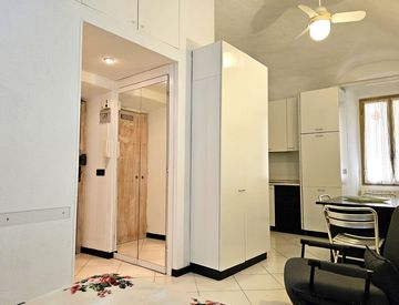 Cabina armadio - Monolocale in Vendita in Via Allavena 3 a Riva Ligure