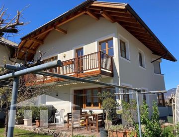 Foto 1 di 10 - Casa indipendente in Vendita in Via San Giustina a Appiano sulla strada del vino