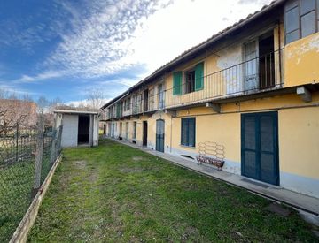 Facciata - Casa indipendente in Vendita in Via Isonzo 39 a Pinerolo