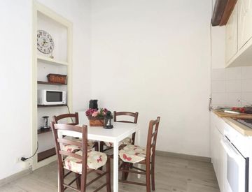 Soggiorno - Bilocale in Affitto in Via Tripoli a Firenze