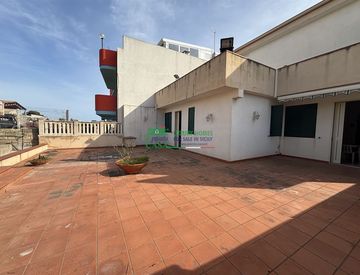Foto 1 di 47 - Casa bifamiliare, trifamiliare in Vendita in Via Bacone a Scicli