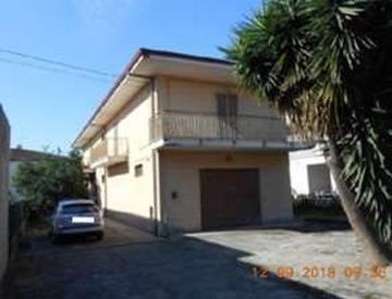 Foto 1 di 13 - Appartamento in Vendita in Via Salvatore Foderaro 20 a Lamezia Terme