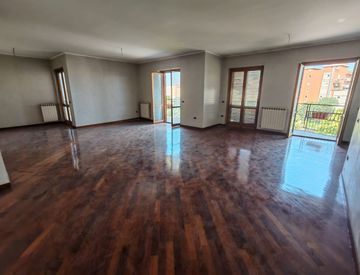 Stanza - Attico, mansarda in Vendita in Via Raffaele Delcogliano a Benevento