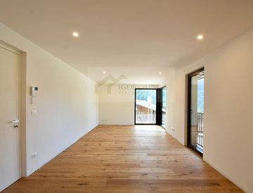Stanza - Trilocale in Vendita in Centro a Nova Ponente