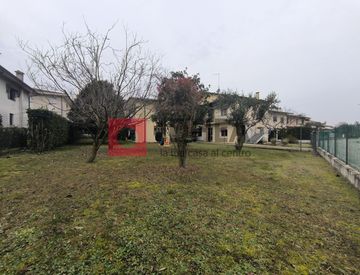 Giardino - Casa bifamiliare, trifamiliare in Vendita in Strada Terraglio a Preganziol