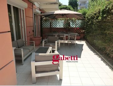 Terrazza - Trilocale in Vendita in Viale Nazario Sauro a Rimini