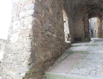 Foto 1 di 14 - Bilocale in Vendita in Via Vittorio Emanuele 74 a Castel Vittorio
