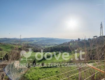 Foto 1 di 33 - Trilocale in Vendita in Via Angelo Cortesi 82 a Todi