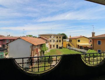 Facciata - Appartamento in Vendita in Strada Nuova 175 a Caorle