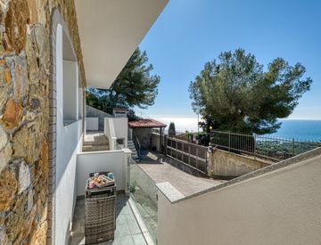 Terrazza - Trilocale in Vendita in Strada Colla Micheri 14 a Andora