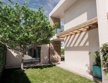 Facciata - Casa bifamiliare, trifamiliare in Vendita in Via Grotta all'Onda 12 a Camaiore