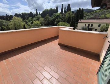 Terrazza - Appartamento in Vendita in Via Unione Europea a Cetona