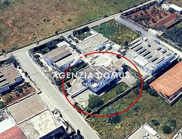 Foto 1 di 68 - Capannone in Vendita a Racale