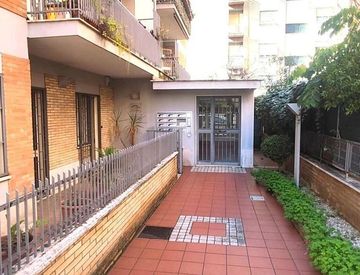 Foto 1 di 47 - Quadrilocale in Vendita in Via Antistio 4 a Roma