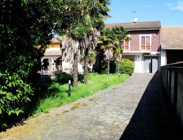 Foto 1 di 17 - Casa indipendente in Vendita in Via Roggia Molinara 1 a Prarolo
