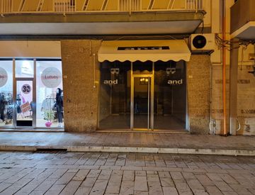 Facciata - Locale commerciale in Vendita in Corso Vittorio Veneto 25 a Pozzallo