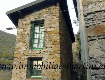Foto 1 di 8 - Casa indipendente in Vendita in borgo a Apricale