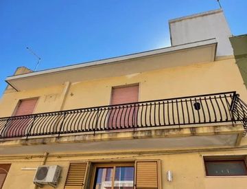 Appartamento in Vendita in Via Enrico Caruso a Siracusa 120mq