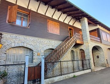 Foto 1 di 35 - Casa indipendente in Vendita in Via Silvio Pellico 28 a Borgo d'Ale