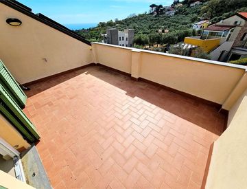 Terrazza - Attico, mansarda in Vendita in Via la Pace a Diano Marina