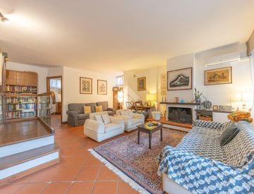 Soggiorno - Bilocale in Vendita in Via Piero Foscari a Roma