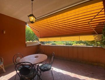 Terrazza - Villetta a schiera in Vendita in Via della Canalina a Reggio Emilia