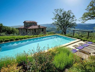 Piscina - Villa in Vendita in Località montevoli a Umbertide