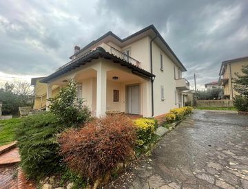 Foto 1 di 8 - Casa indipendente in Affitto in Viale Alcide de Gasperi 40 a Castelfranco Piandiscò