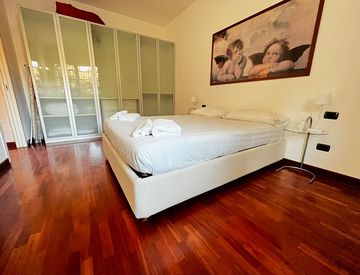 Camera da letto - Bilocale in Affitto in Via Felice Casati 32 a Milano