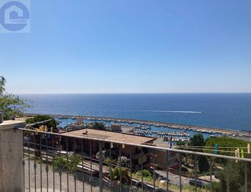 Foto 1 di 31 - Casa bifamiliare, trifamiliare in Vendita in Via Cavi a Santo Stefano al Mare