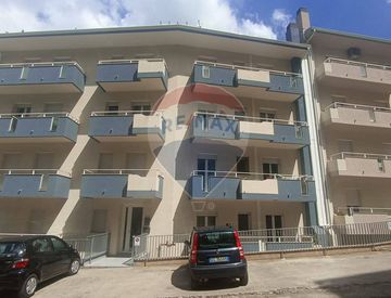 Foto 1 di 33 - Quadrilocale in Vendita in Corso John Fitzgerald Kennedy 90 a Chiaramonte Gulfi