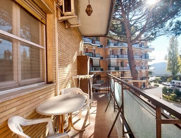 Foto 1 di 45 - Quadrilocale in Vendita in Via Santorre di Santarosa a Roma