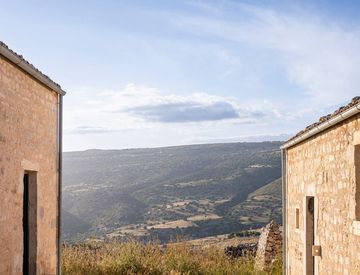 Foto 1 di 31 - Rustico, casale in Vendita in Strada Senza Nome a Scicli