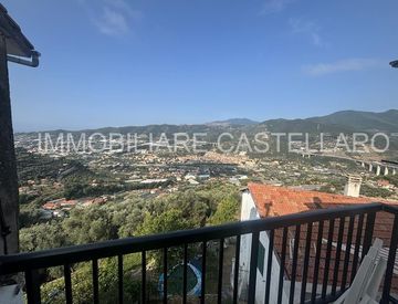 Terrazza - Casa indipendente in Vendita in Via Spirito Santo a Castellaro