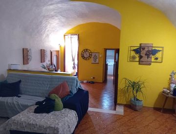 Camera da letto - Trilocale in Vendita in zona Centro a Vallebona