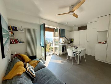 Soggiorno - Monolocale in Vendita in Via Aurelia Ponente 406 a Taggia