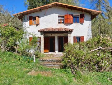 Foto 1 di 49 - Casa indipendente in Vendita in Strada Provinciale 74 a Mendatica