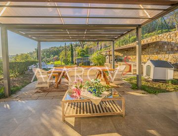 Terrazza - Villa in Vendita in Strada Comunale Labbe 20 a Imperia
