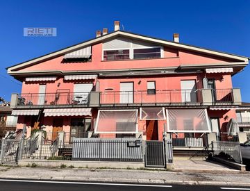 Facciata - Quadrilocale in Vendita in Via Salisano 4 a Rieti