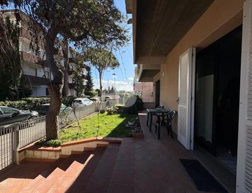 Terrazza - Trilocale in Vendita in Viale Vincenzo Canuti a Rimini