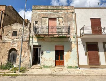 Foto 1 di 11 - Casa indipendente in Vendita in Via Ispica 321 a Ispica