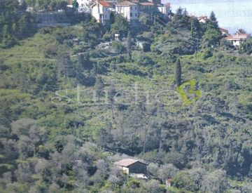 Foto 1 di 3 - Terreno edificabile in Vendita in Strada della Villa a Seborga