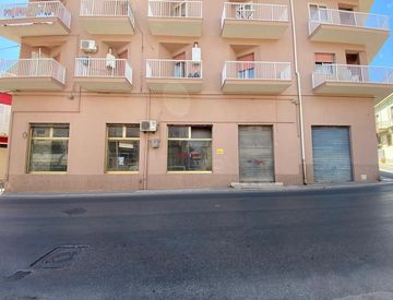 Vista - Locale commerciale in Vendita in Via Torino a Pozzallo