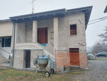 Foto 1 di 31 - Rustico, casale in Vendita in zona Riccò a Serramazzoni
