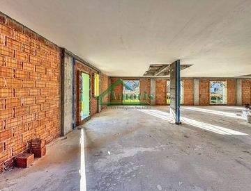 Foto 1 di 26 - Quadrilocale in Vendita in Via Caramagna 170 a Imperia