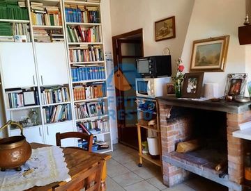 Soggiorno - Trilocale in Affitto in zona Centro a Buti